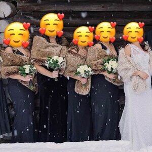 faux fur shawls - winter wedding